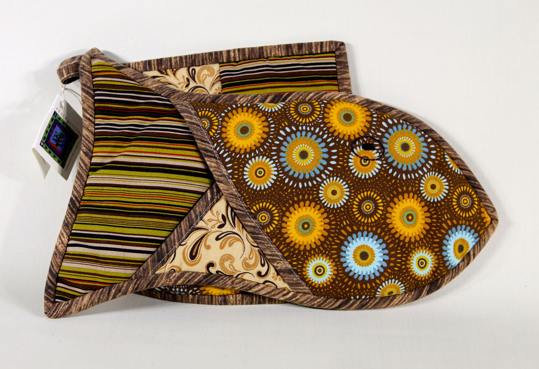 'Pwason' Fish Oven Mitt Set